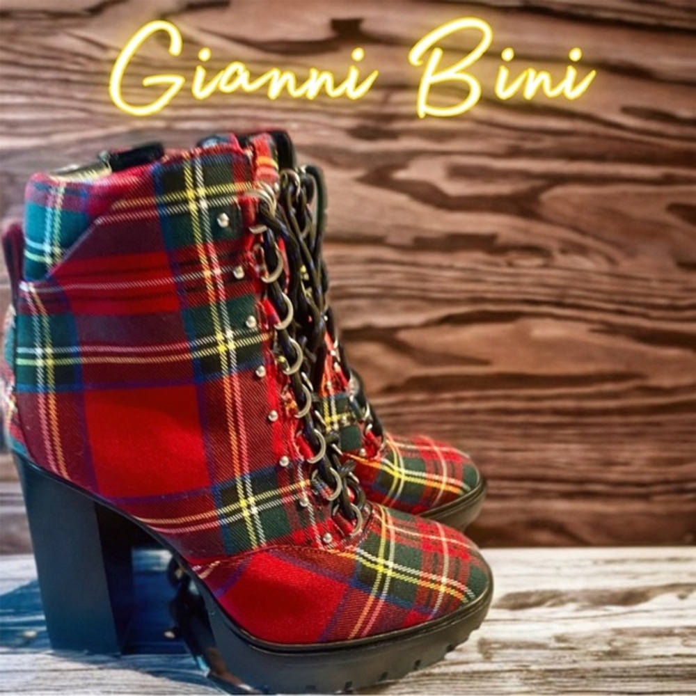 Gianni Bini Woman’s Ambelynn Plaid Chunky Heeled Boots Sz 7.5 🔥EUC